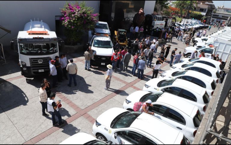 La ceremonia fue encabezada por el presidente municipal, Sergio Chávez Dávalos. CORTESÍA.