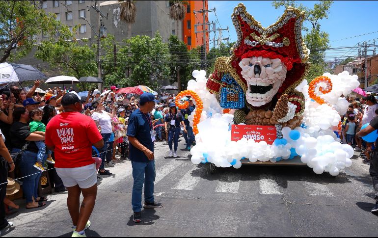 El desfile de globos de látex más grande del mundo arrancó el mediodía de este domingo en las inmediaciones de la Expo Guadalajara. EL INFORMADOR/ H. FIGUEROA..