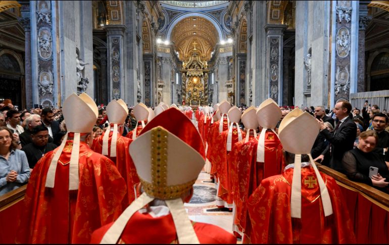 Cardenales en la misa 'Pro eligendo papa', previa al inicio del cónclave. EFE/Medios del Vaticano