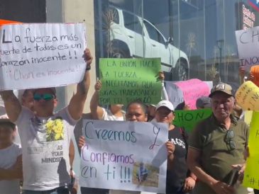 Además, se acusó al edil, quien cumplía su tercer periodo como alcalde (una vez por el PRI y dos por MC) de recibir 70 mil pesos mensuales del grupo delictivo. ESPECIAL