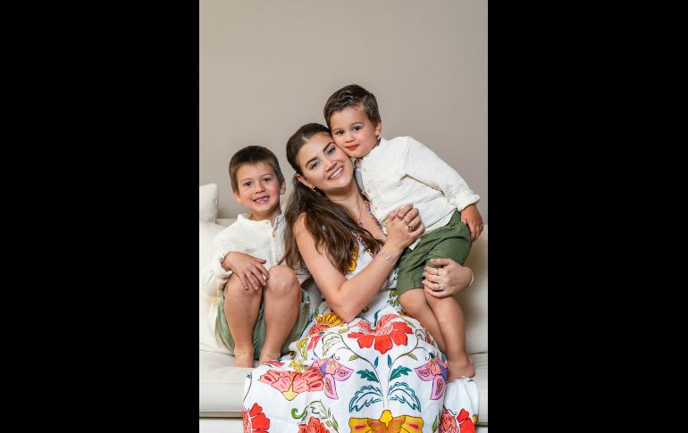 María Elena Ovalles acompañada por sus pequeños. GENTE BIEN JALISCO / T. Duppa