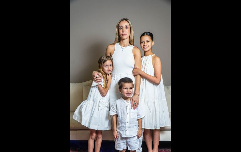 Pau Leaño con su linda familia. GENTE BIEN JALISCO / T. Duppa