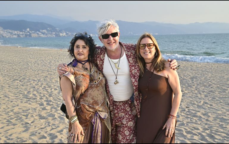 Ana Medrano, Alfonso Carriquiry y Diana Malacara en Thompson Puerto Vallarta Hotel & Residences. GENTE BIEN JALISCO / Cortesía