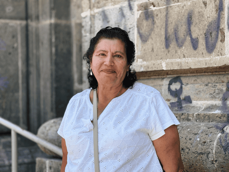 María ve al Papa como una figura cercana, humana, que acompaña en los momentos más difíciles. EL INFORMADOR/ C. Martínez.