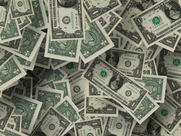 Si se mantiene el interés por activos denominados en pesos o si el dólar pierde atractivo, la moneda mexicana podría alcanzar niveles cercanos a los 19.20 pesos. PIXABAY