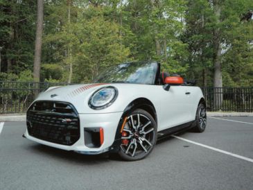 El Mini Convertible tiene un estilo minimalista, limpio y funcional. ESPECIAL