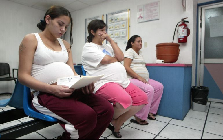 Datos de la Estadística de Nacimientos Registrados del Inegi indican que la mayoría de las madres tuvieron a su primer bebé entre los 20 y 24 años. EL INFORMADOR/Archivo
