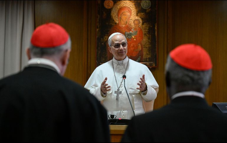 El papa León XIV mantiene este sábado un encuentro con los cardenales que dos días antes le eligieron como el 267 pontífice de la Iglesia católica. EFE / Simone Risoluti / Dicasterio para la Comunicación del Vaticano