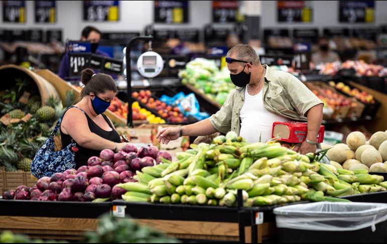 Walmart ofrece la garantía de que, si las furtas y verduras no son de la calidad que el cliente espera, se compromete a cambiar la mercancía. EFE/Archivo