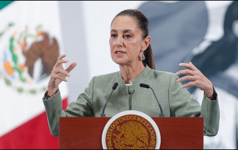 La Mandataria señaló que el gobierno del presidente Donald Trump, debe informar por qué permitió la entrada de 17 familiares de Ovidio Guzmán, hijo de El Chapo Guzmán, a EU. EFE / I. Esquivel