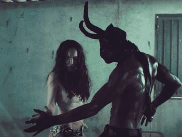 El responsable de encender la conversación fue el periodista Mich Rubalcava, quien hizo un análisis del video y compartió sus impresiones sobre la simbología mostrada. ESPECIAL / YouTube / Belinda