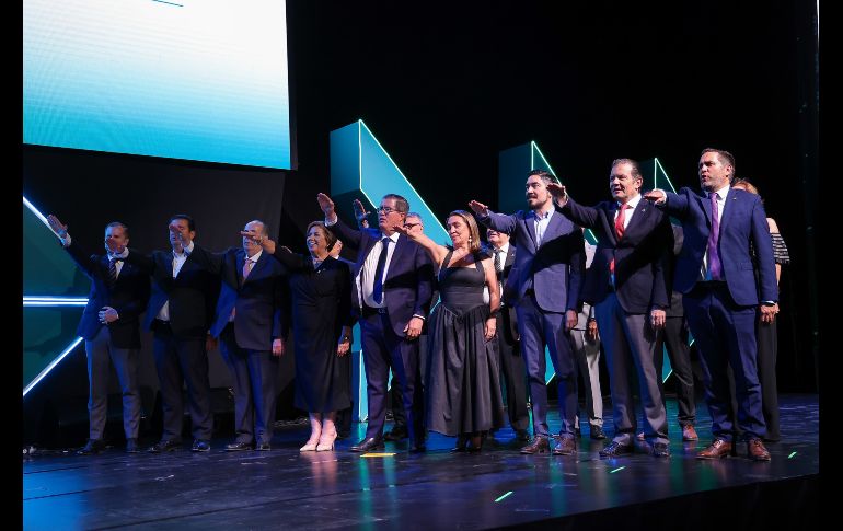 Orendáin de Obeso agradeció el trabajo realizado por el presidente saliente Luis Salazar Ramírez. EL INFORMADOR/ H. Figueroa.