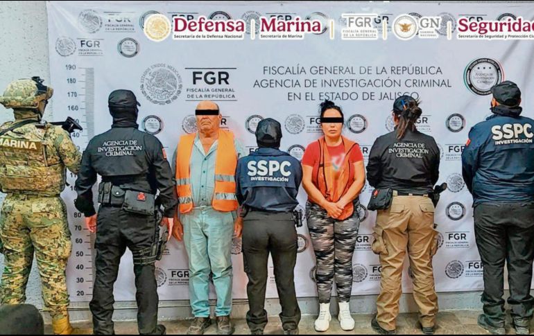 María del Rosario (segunda de derecha a izquierda), al momento de ser detenida en Magdalena, Jalisco, el pasado 4 de mayo. EL INFORMADOR/ Archivo