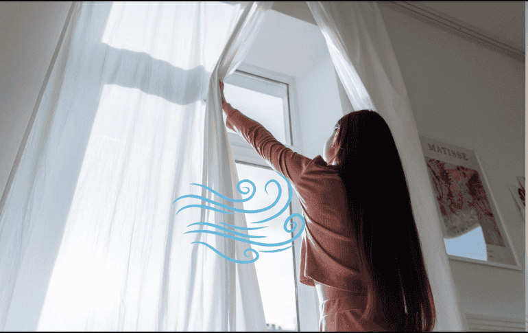 Usar adecuadamente las cortinas no solo mejora el confort en casa, sino que contribuye a reducir el consumo de energía, ya que disminuye la necesidad de usar ventiladores o aire acondicionado de manera constante. CANVA