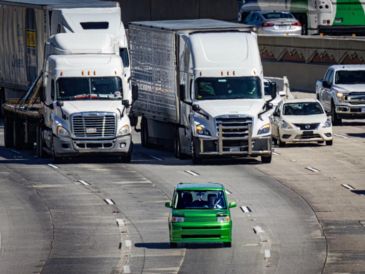 De acuerdo con el reporte de Canacar los jueves es el día de mayor incidencia de robos. ESPECIAL