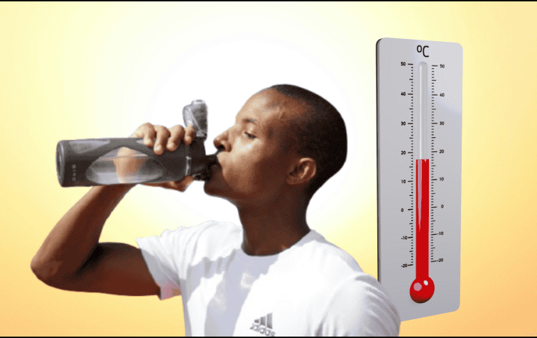 Es importante mantenerse hidratado durante el día para evitar un golpe de calor. UNSPLASH/ N. Msipa/ UNSPLASH/ UNSPLASH/ D. Law