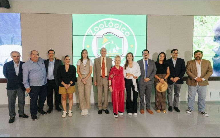 Durante el evento, en donde estuvo presente la alcaldesa de Guadalajara, Verónica Delgadillo, autoridades locales y miembros del Consejo del Zoológico colocaron la primera piedra de esta nueva atracción. FACEBOOK / Verónica Delgadillo