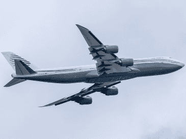 Estados Unidos acepta formalmente el Boeing ofrecido por Catar como nuevo Air Force One. AP Photo/B. Curtis.