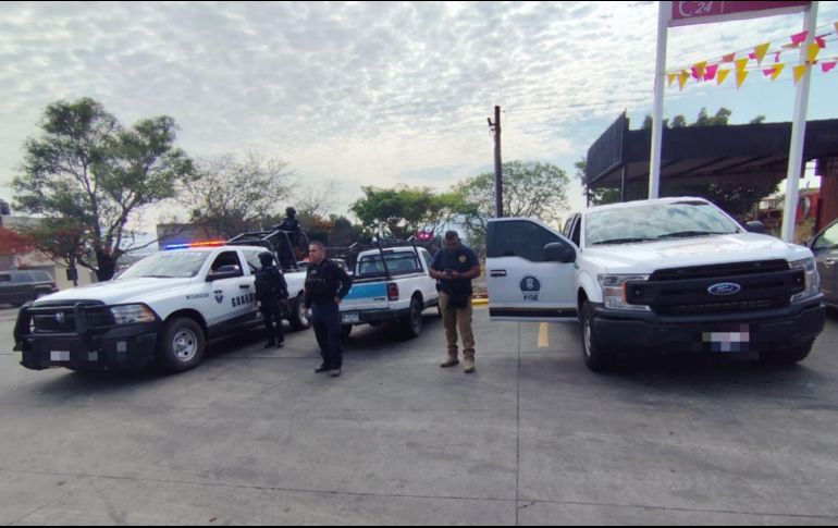 En el lugar murió uno de los policías municipales y dos más quedaron lesionados; sin embargo, otro de los elementos heridos perdió la vida mientras recibía atención médica. CORTESÍA/ Secretaría de Seguridad Pública del Estado de Michoacán.