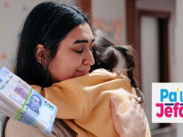 Las beneficiarias reciben una cantidad de 15 mil pesos mexicanos distribuidos en tres entregas durante un año. Canva/ESPECIAL