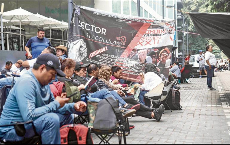 La Secretaría de Gobernación emplazó a los maestros a comenzar hoy con negociaciones que destraben el conflicto, cuyos plantones han desquiciado a la Ciudad de México. EL UNIVERSAL