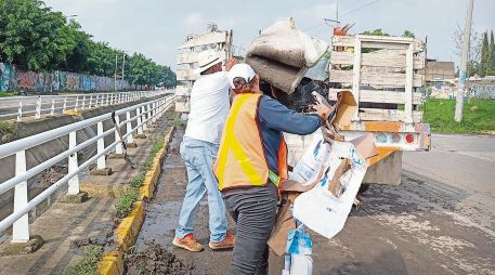 Todo tipo de desechos han sido retirados de los canales pluviales de la metrópoli. ESPECIAL