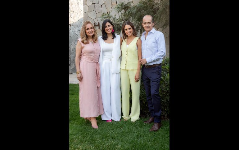 Iliana Ruizvelasco, Iliana Flores, Sofía Flores y Antonio Flores. GENTE BIEN JALISCO / A. Rodríguez