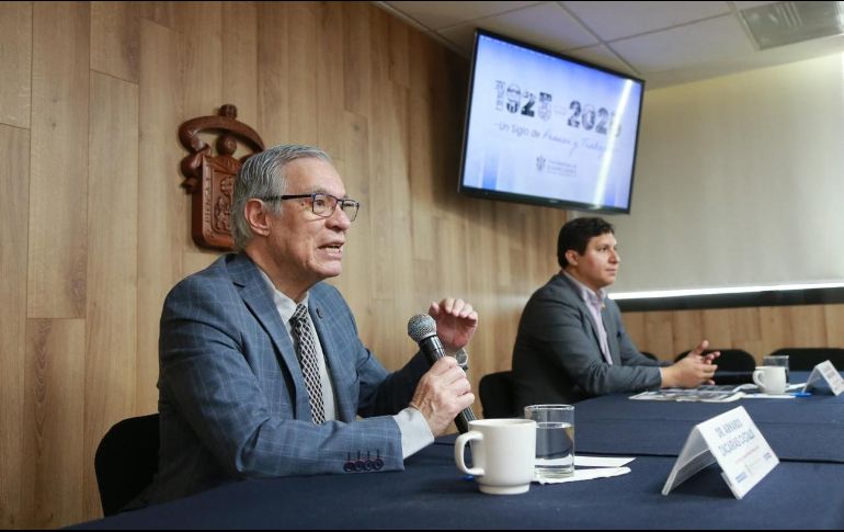 El Jefe del Departamento de Estudios Políticos, doctor Armando Zacarías Castillo y el Coordinador de la licenciatura en Estudios Políticos del CUCSH, doctor Juan Jesús Ramírez Ramírez. CORTESÍA