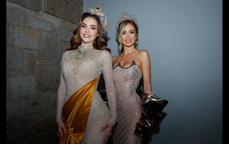 Las jóvenes desfilaron en vistosos trajes resaltando la riqueza textil y creativa del país. EL INFORMADOR / H. Figueroa