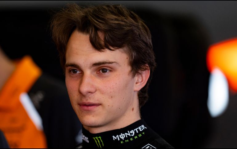 Piastri firmó una vuelta excepcional en los instantes finales de la Q3, deteniendo el cronómetro en 1:11.546, suficiente para arrebatarle a Norris la posición de privilegio. EFE / Siu Wu