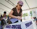Según el INE, la participación se ubicó entre 12.5% y 13.3% del electorado. Se prevé que los resultados finales se den a conocer en 10 días. EFE