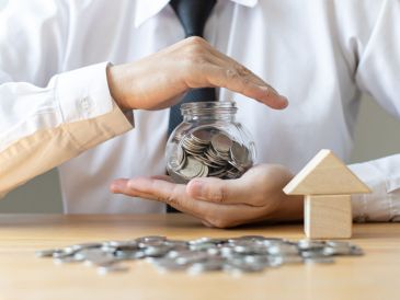 Es importante que los usuarios verifiquen que la aplicación en la que pedirán un préstamo sea segura y que cuente con los requisitos necesarios para operar de manera legal. CANVA/ ESPECIAL