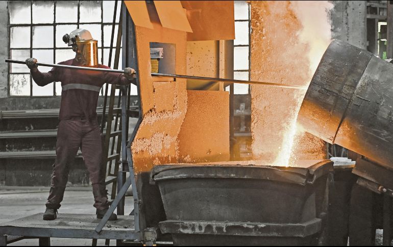 El Gobierno de México pedirá ser excluido del arancel del 50% al acero y al aluminio que anunció ayer la administración estadounidense. De lo contrario, se prevén afectaciones importantes en diversos sectores económicos, como el automotriz y el metalúrgico. AFP/A. Gillenea