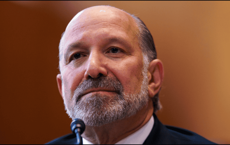 El secretario de Comercio de EU, Howard Lutnick, dijo que la Administración de Donald Trump ve la posibilidad de imponer aranceles a piezas de aeronaves fabricadas en el extranjero. EFE/WILL OLIVER