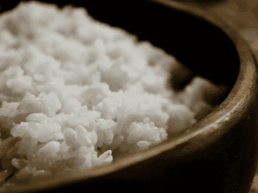 El vinagre incluido en la cocción del arroz es más beneficioso para salud de lo que piensas. PEXELS