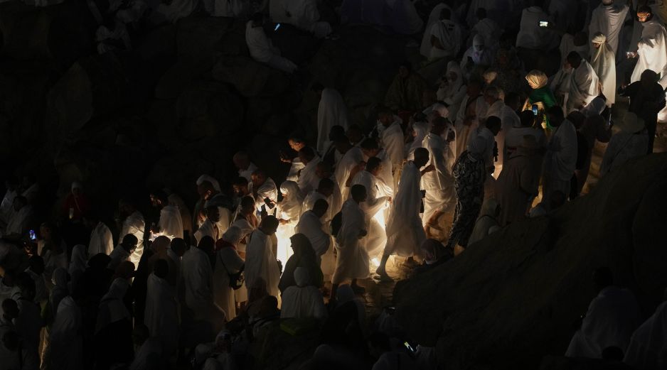 El líder talibán acusó a EU de opresión a musulmanes durante la celebración del Eid al-Adha. AP / Amr Nabil