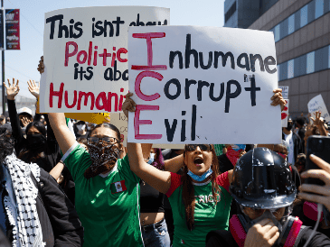 El resultado, fueron al menos 45 personas detenidas sin órdenes judiciales, sin embargo,  el Departamento de Seguridad sólo dio a conocer seis detenidos. EFE/C. BREHMAN