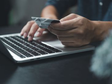 Debes recordar que los bancos se toman muy enserio todos los movimientos que haces en tu cuenta y si detectan actividad sospechosa, podrían tomar acciones. CANVA/ ESPECIAL