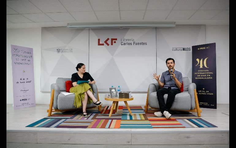 El escritor y crítico del cine, Alfredo González presentó hoy su libro “Lars von Trier contra el mundo”, de la editorial Fideicomiso para La Cineteca Nacional, en donde interpreta la filmografía del cineasta danés como una filosofía en imágenes de la crisis del mundo. EL INFORMADOR / H. Figueroa