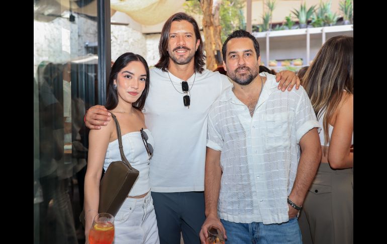 Mafer Heredia, Diego Azanza y Luis Fernández del Valle. GENTE BIEN JALISCO/ Christian Pérez