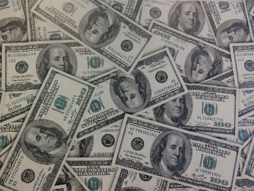 La caída del dólar coincidió con la publicación de nuevos datos de inflación en Estados Unidos, los cuales mostraron un repunte. UNSPLASH