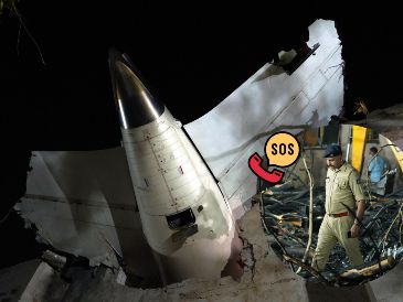 Esto es lo que se sabe de la llamada de emergencia que recibió la torre de control antes de la caída del avión en la India. EFE / EPA / SIDDHARAJ SOLANKI