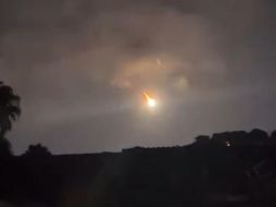 Hay reportes de personas que aseguran haber oído y sentido un estruendo al paso del meteoro. ESPECIAL