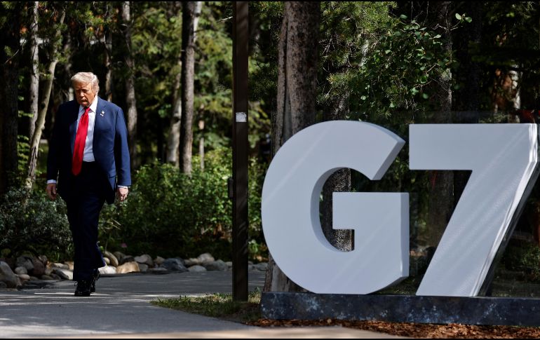 Por medio de su portavoz, el presidente Trump anunció su repentina partida de la Cumbre G7 . EFE/L. MARIN