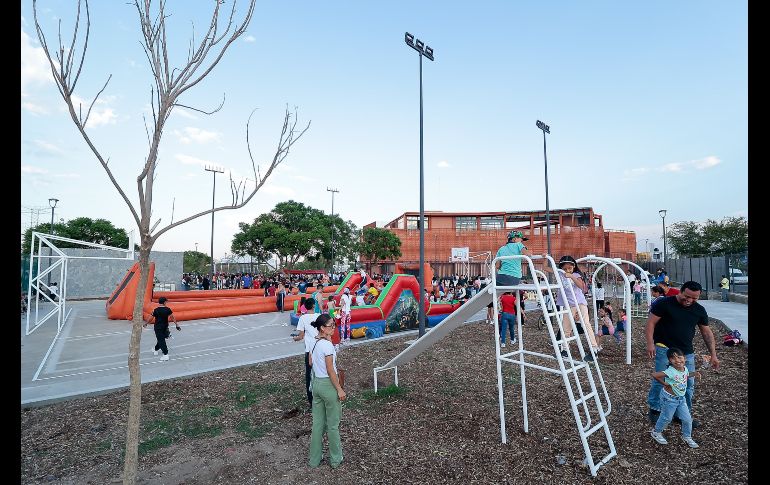 El Alcalde de Zapopan, Juan José Frangie, explicó que esta Colmena será la más grande de las cuatro que ya se tienen. EL INFORMADOR/ H. Figueroa.