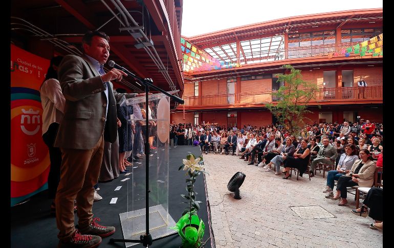 El Alcalde de Zapopan, Juan José Frangie, explicó que esta Colmena será la más grande de las cuatro que ya se tienen. EL INFORMADOR/ H. Figueroa.