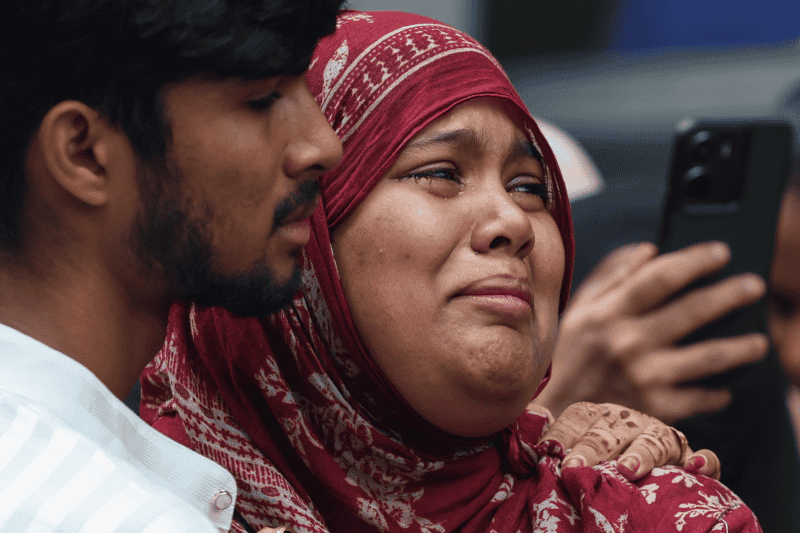 Mariam, esposa del fallecido Javed Ali Syed, hermano del único superviviente. EFE / EPA / D. Solanki 