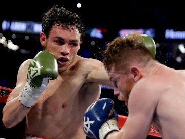 En el mejor momento de su carrera, Julio César Chávez Jr. cobró 3 millones de dólares por enfrentar al Canelo Álvarez. AP/Archivo