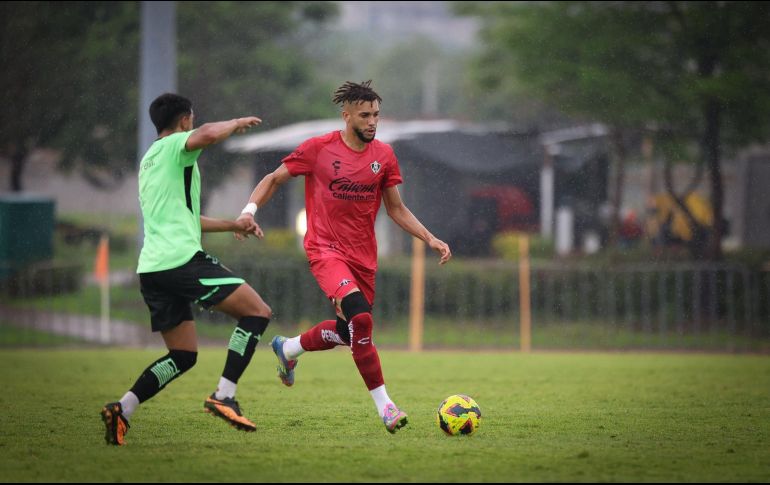 El cuerpo técnico, encabezado por Gonzalo Pineda, logró que todos los jugadores tuvieran actividad durante los cuatro tiempos pactados ante Juárez. X/ @AtlasFC.