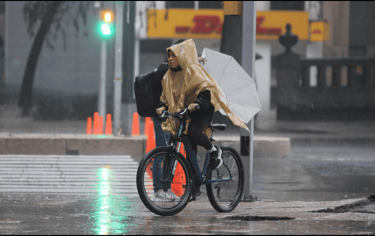 Meteorólogos pronostican ambiente templado, cielo nublado y precipitaciones desde temprana hora en la Ciudad de México. SUN / D. Luna